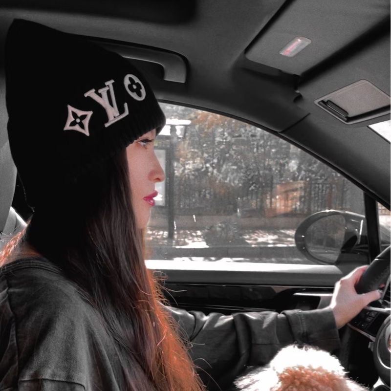 LV 黑色刺繡經典毛帽 全新盒裝⭐️ 質感保暖好好看-2