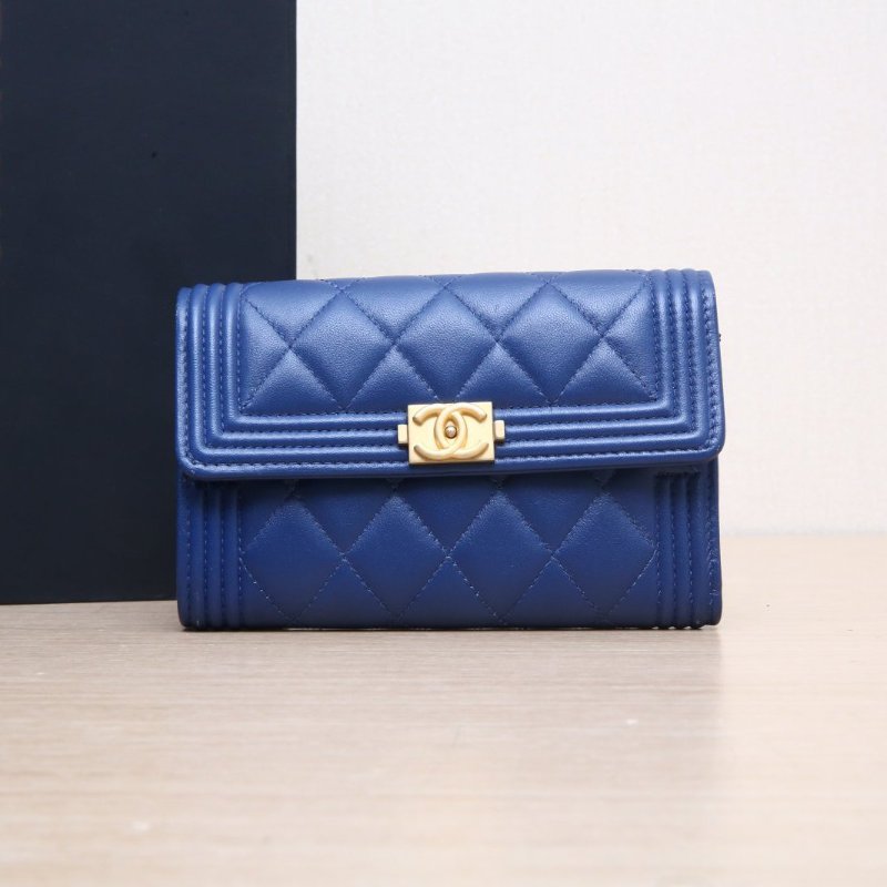 CHANEL 藍色羊皮24開金扣LeBoy口蓋錢包 肩背包-0