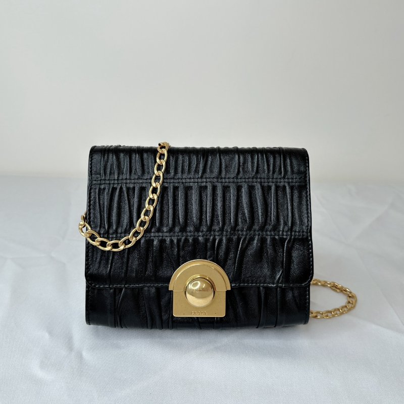PRADA 抓皺NAPPA皮鏈條包-0