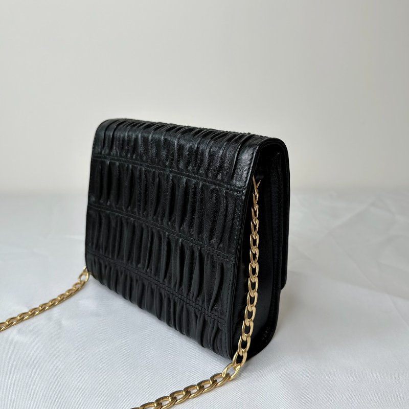 PRADA 抓皺NAPPA皮鏈條包-4