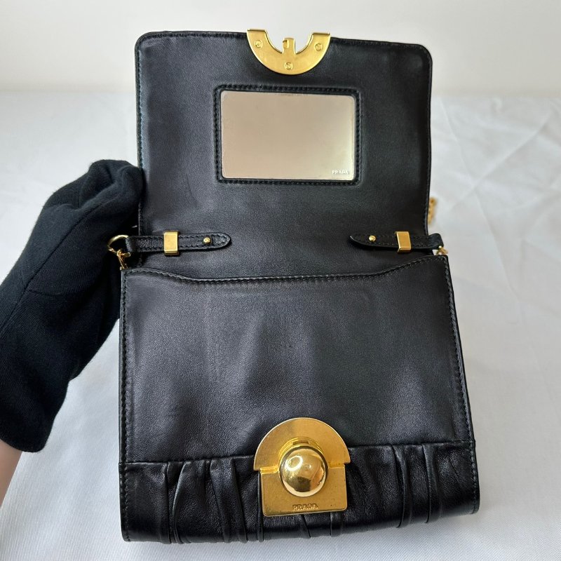 PRADA 抓皺NAPPA皮鏈條包-6