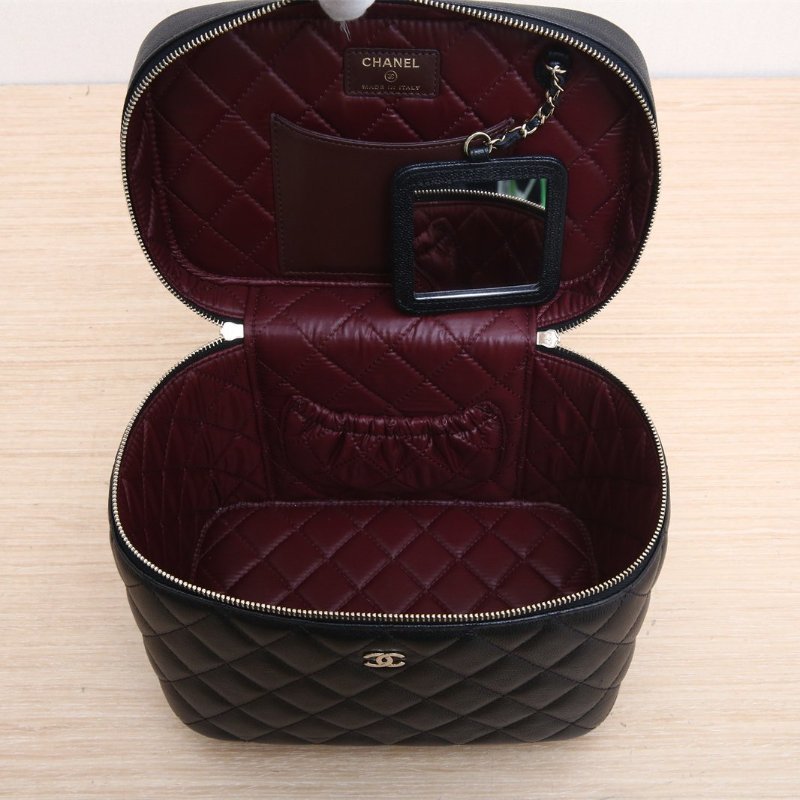 CHANEL 經典款大號手提化妝包黑色荔枝牛皮31開金扣肩背包-2