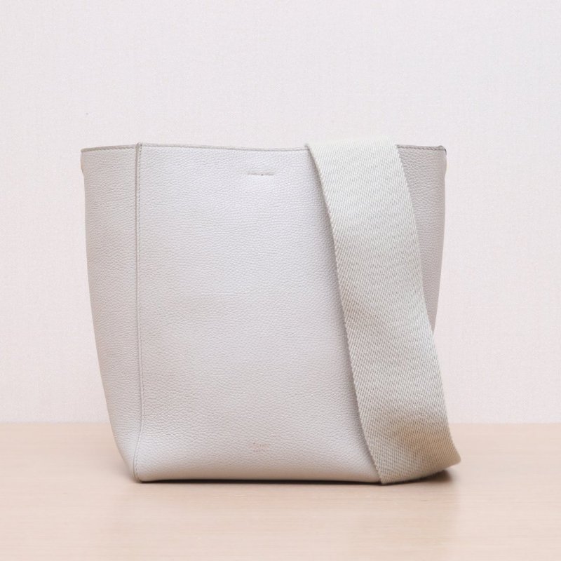 CELINE SangleBucket水桶包小號奶茶色牛皮金扣肩背包-1