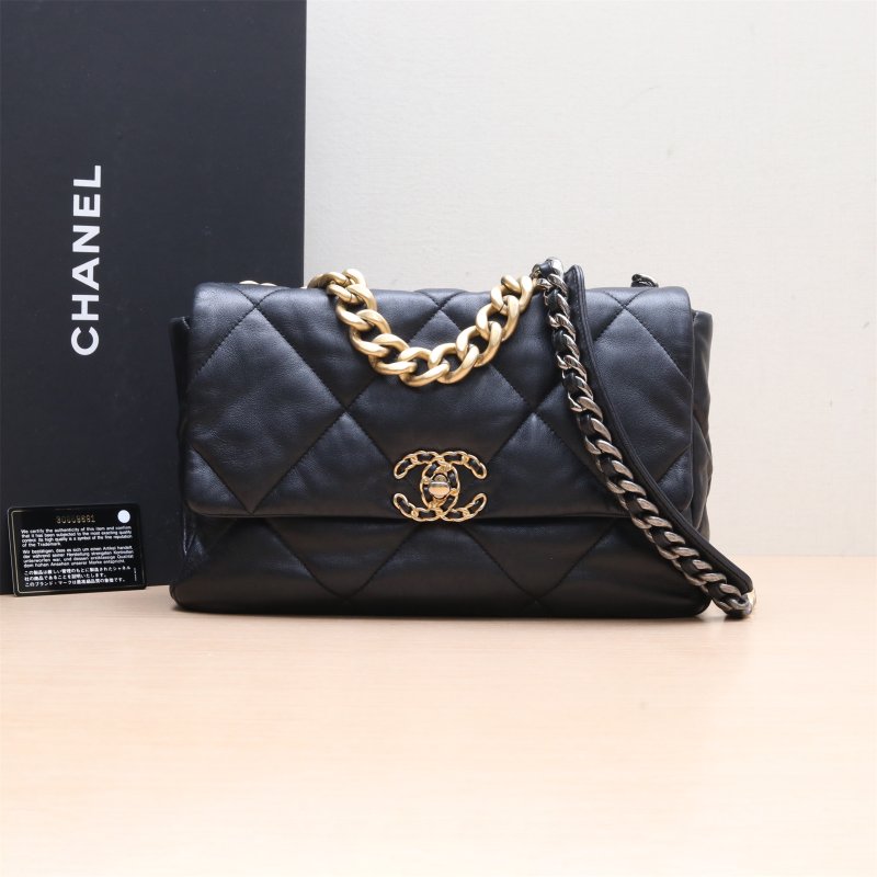 CHANEL 19BAG口蓋包中號30黑色羊皮30開金扣肩背包-0