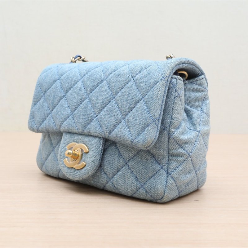 CHANEL 22CCF口蓋包方胖子17牛仔藍牛仔晶片開金扣金球調節扣肩帶肩背包-3