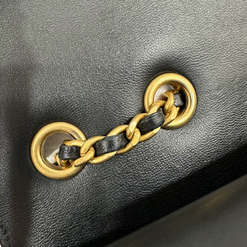 Chanel A57275 黑羊皮黑金釦斜背包 晚宴包-30