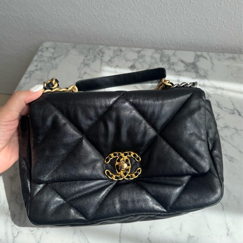 Chanel黑色菱格19金釦26-1