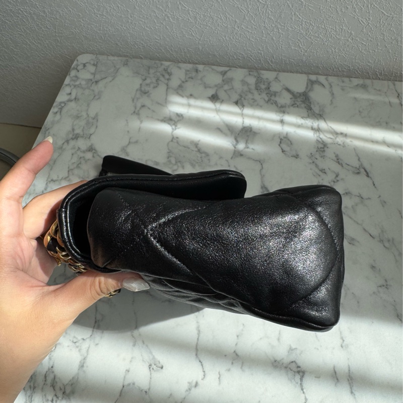 Chanel黑色菱格19金釦26-2