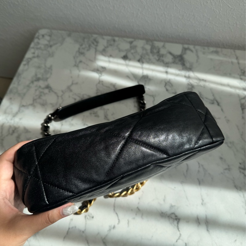 Chanel黑色菱格19金釦26-3