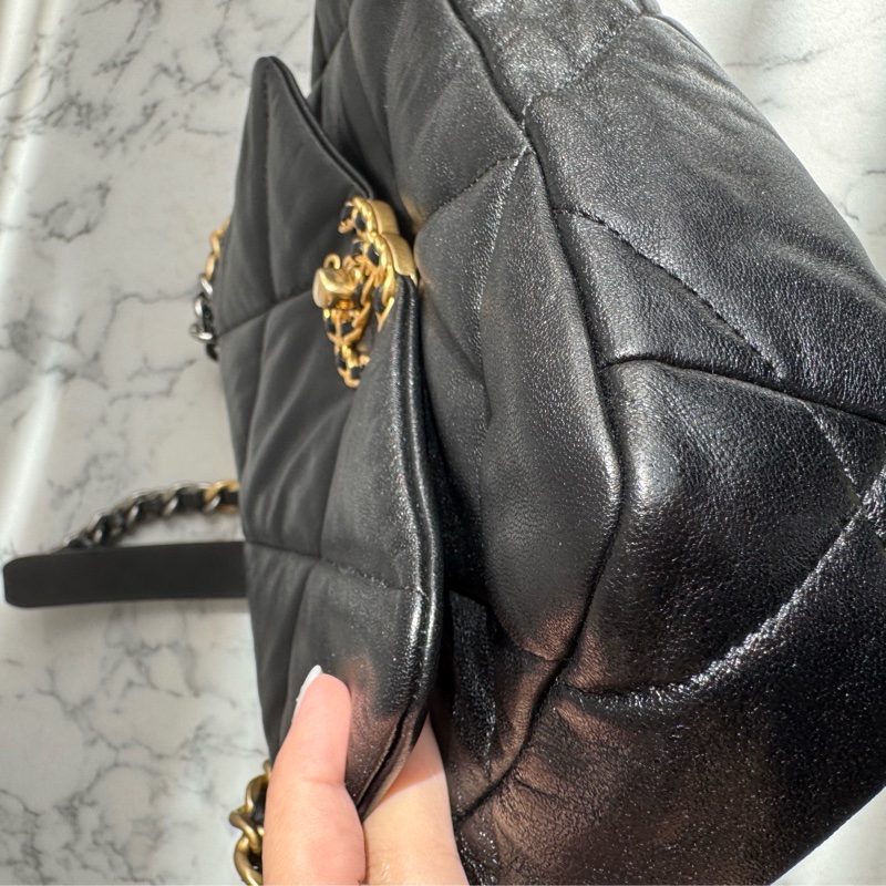 Chanel黑色菱格19金釦26-11