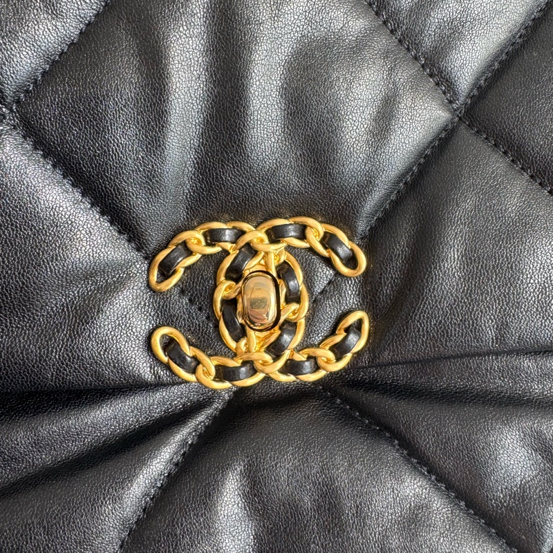 Chanel黑色菱格19金釦26-14