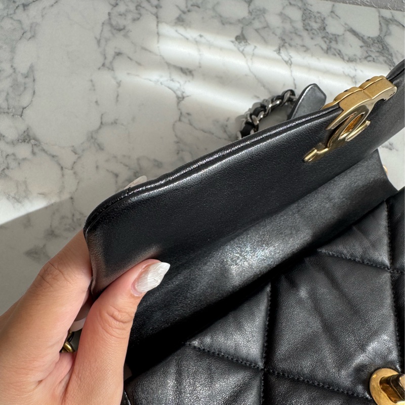 Chanel黑色菱格19金釦26-18