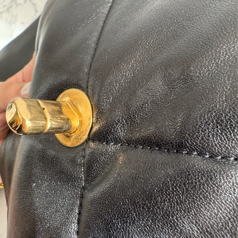 Chanel黑色菱格19金釦26-23