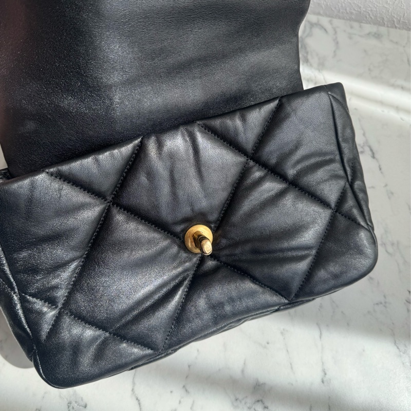 Chanel黑色菱格19金釦26-25