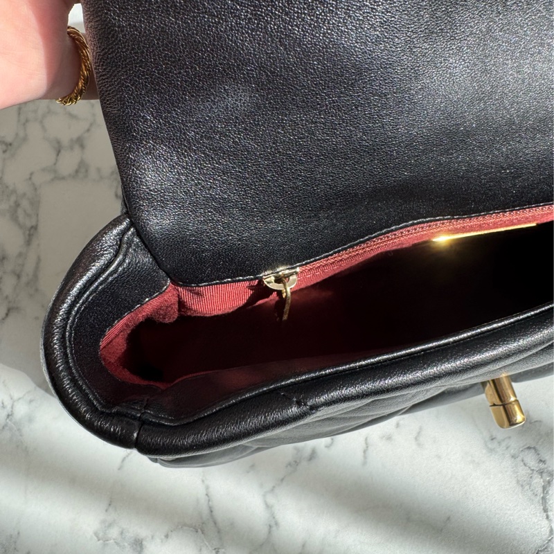 Chanel黑色菱格19金釦26-26