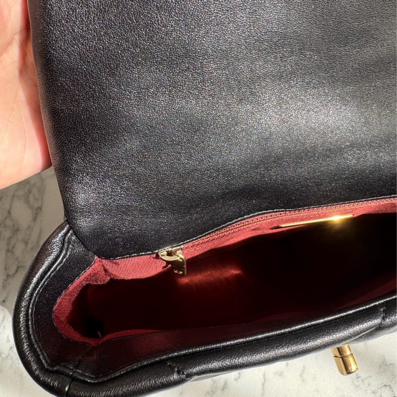 Chanel黑色菱格19金釦26-28