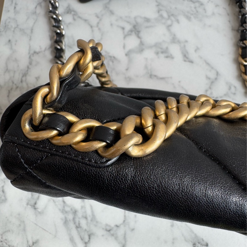 Chanel黑色菱格19金釦26-49