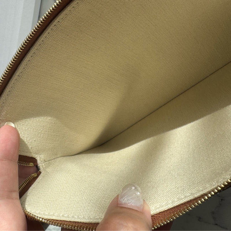 Celine白/咖老花手拿包-25