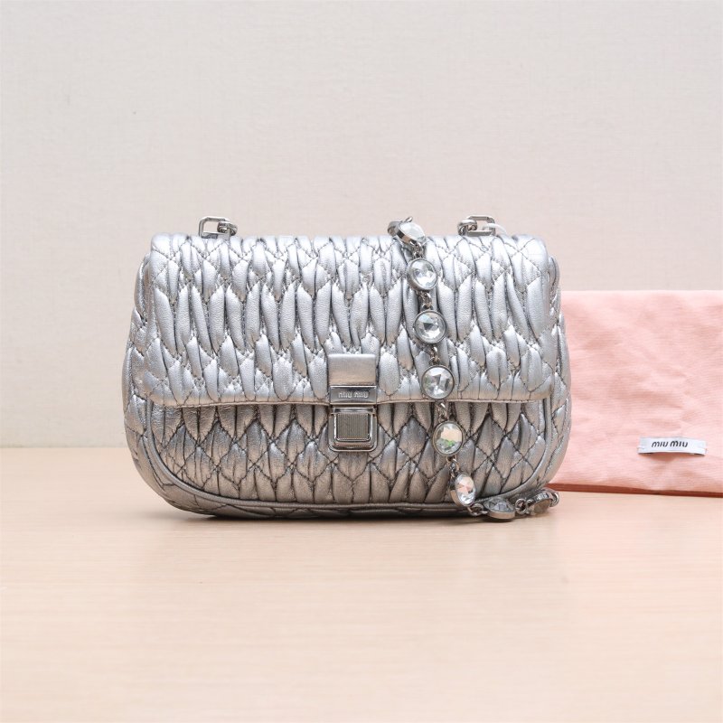 MIU MIU 寶石鏈條包銀色牛皮肩背包-0