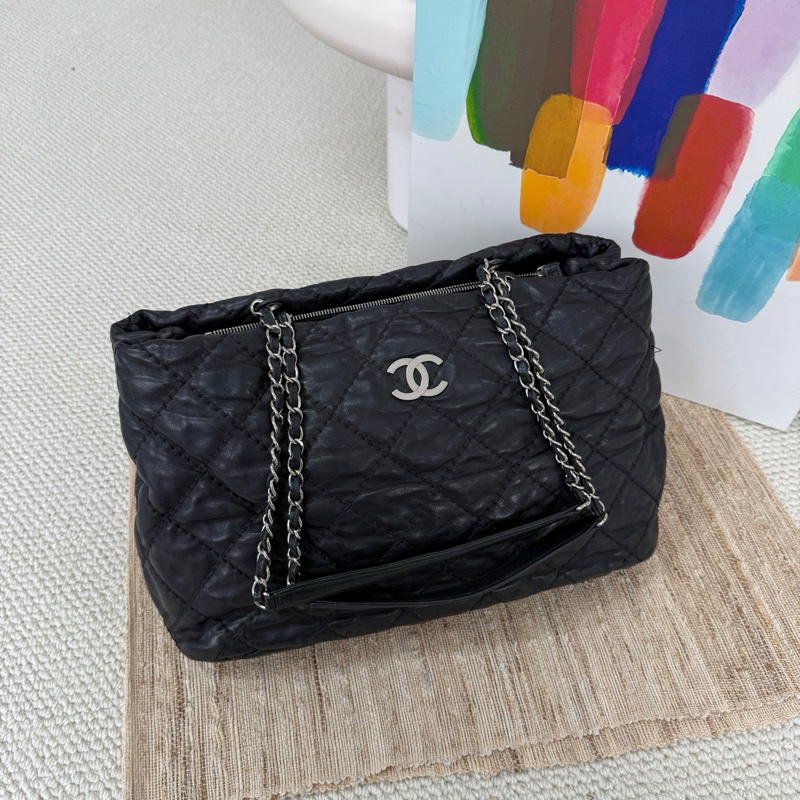 Chanel 黑銀 皺摺牛皮 外縫線泡芙雲朵tote托特  尺寸約37*21*17-2