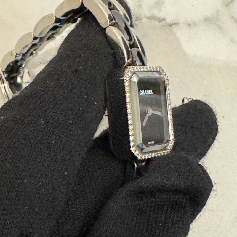 chanel黑色鑲鑽銀錶帶首映表-5