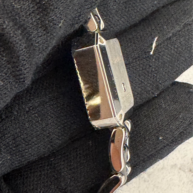 chanel黑色鑲鑽銀錶帶首映表-17