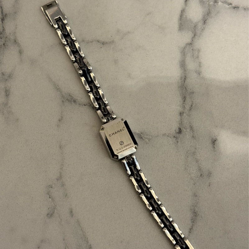chanel黑色鑲鑽銀錶帶首映表-19