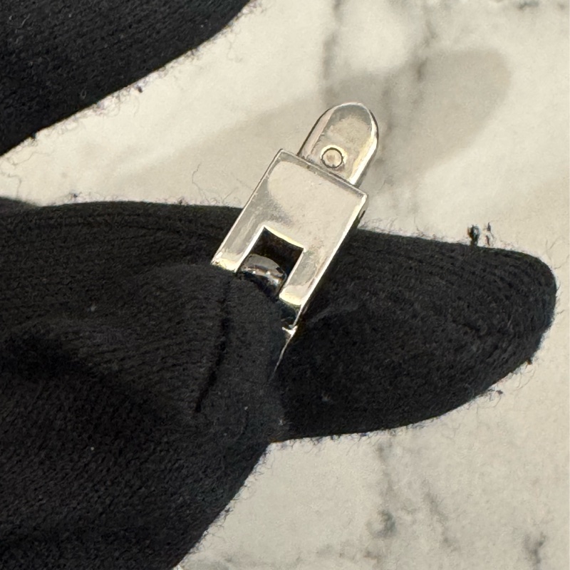 chanel黑色鑲鑽銀錶帶首映表-26