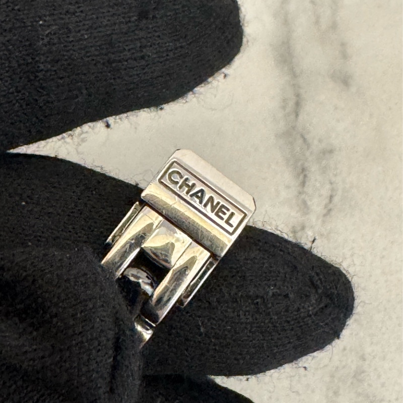 chanel黑色鑲鑽銀錶帶首映表-27