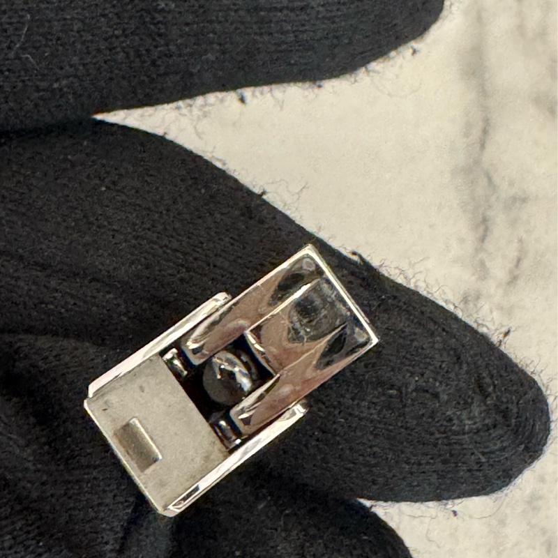 chanel黑色鑲鑽銀錶帶首映表-28