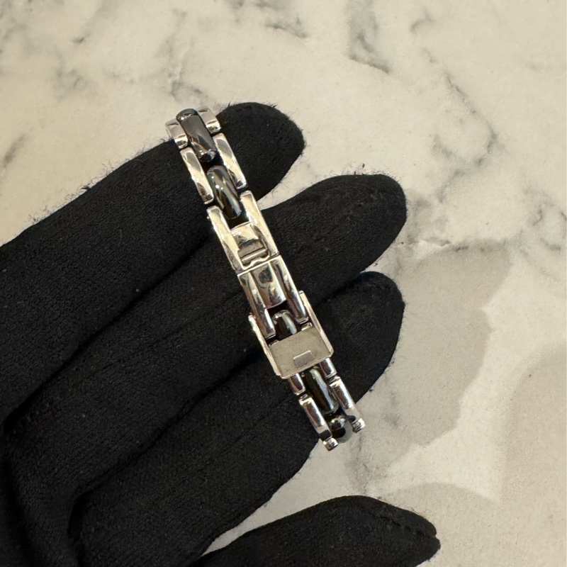 chanel黑色鑲鑽銀錶帶首映表-32