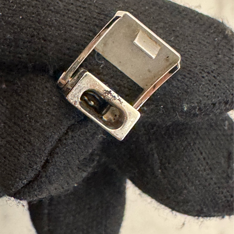 chanel黑色鑲鑽銀錶帶首映表-36