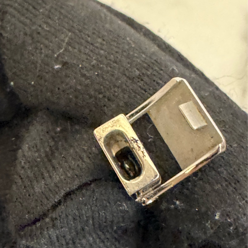 chanel黑色鑲鑽銀錶帶首映表-37