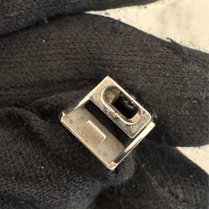 chanel黑色鑲鑽銀錶帶首映表-39