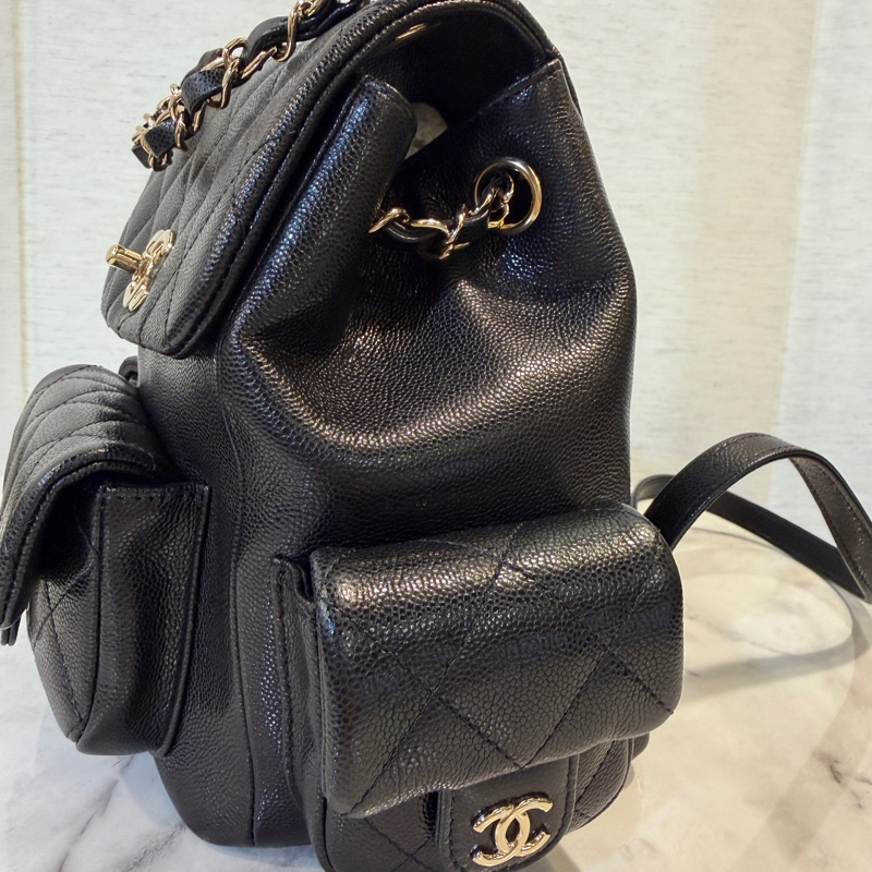 Chanel 黑荔枝皮金釦Duma手提後背包AS4398-3