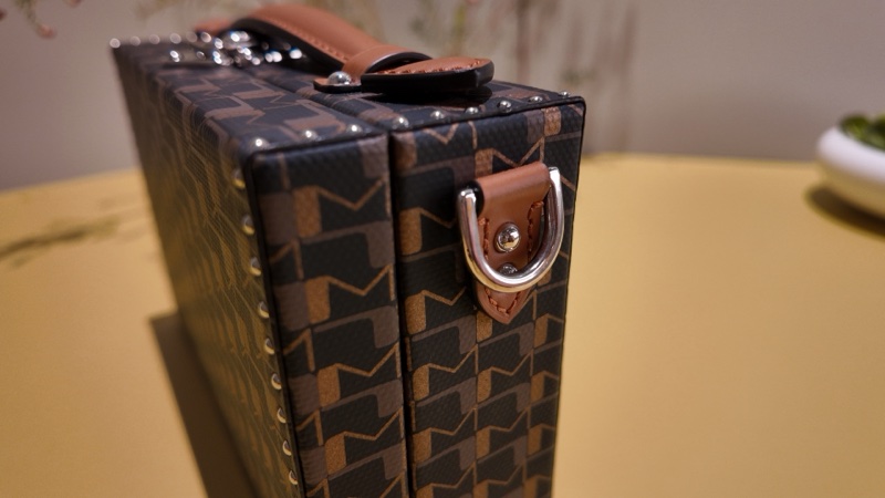 Moynat Little Suitcase Tolie 1920 碳黑與古銅箱包-13