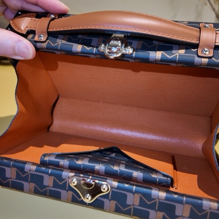 Moynat Little Suitcase Tolie 1920 碳黑與古銅箱包-15