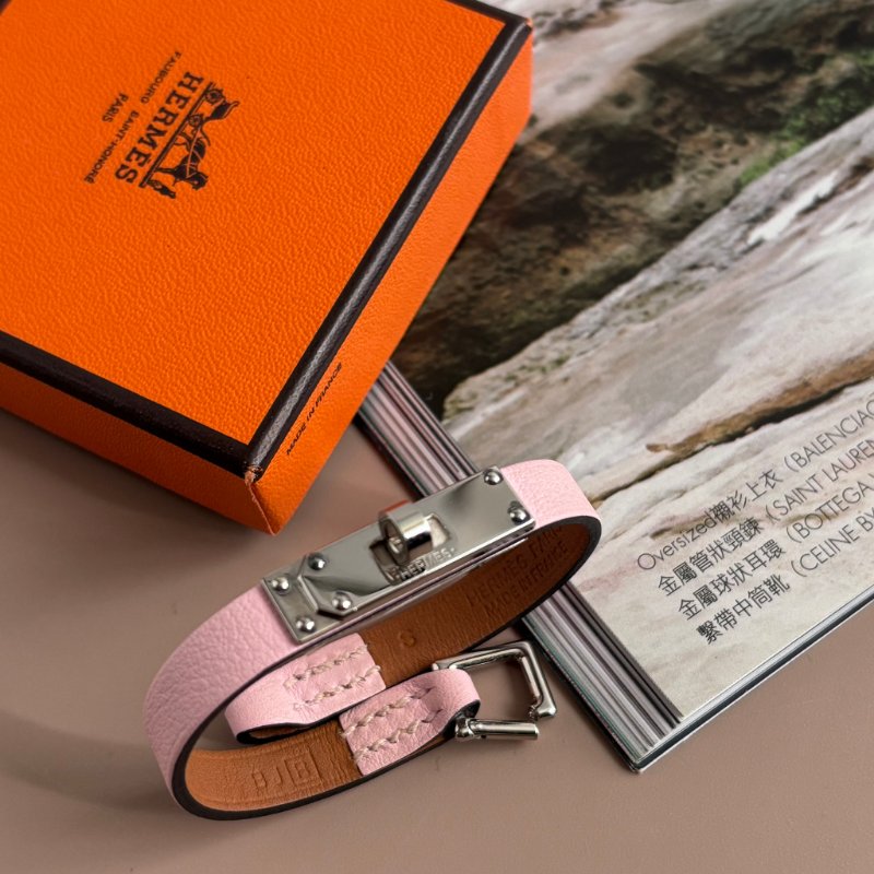 ::HERMES:: Micro kelly金屬銀釦櫻花粉小牛皮單圈手環-0
