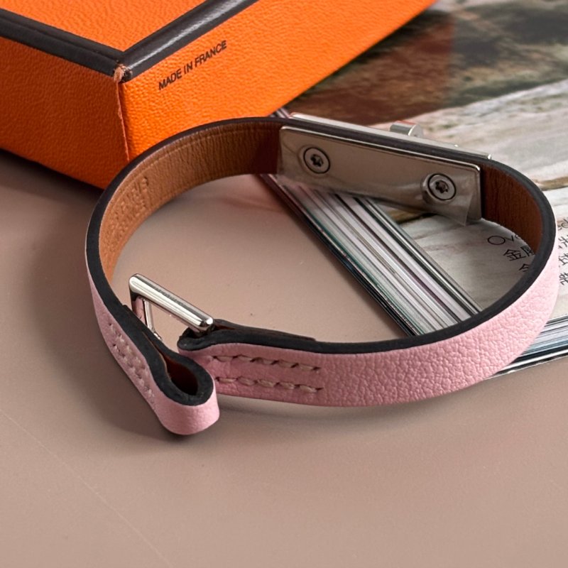 ::HERMES:: Micro kelly金屬銀釦櫻花粉小牛皮單圈手環-6