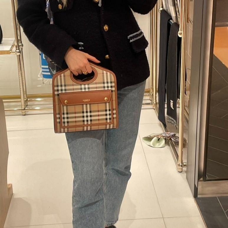 Burberry Pocket 格紋包 斜背包 23X6X27公分-1