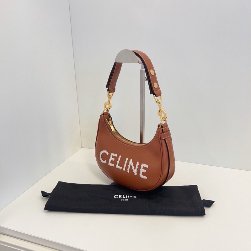 Celine 焦糖色全皮新款Ava月牙包 尺寸約24*18*7 限量款蕾絲字母 肩帶可拆可調節長短-2