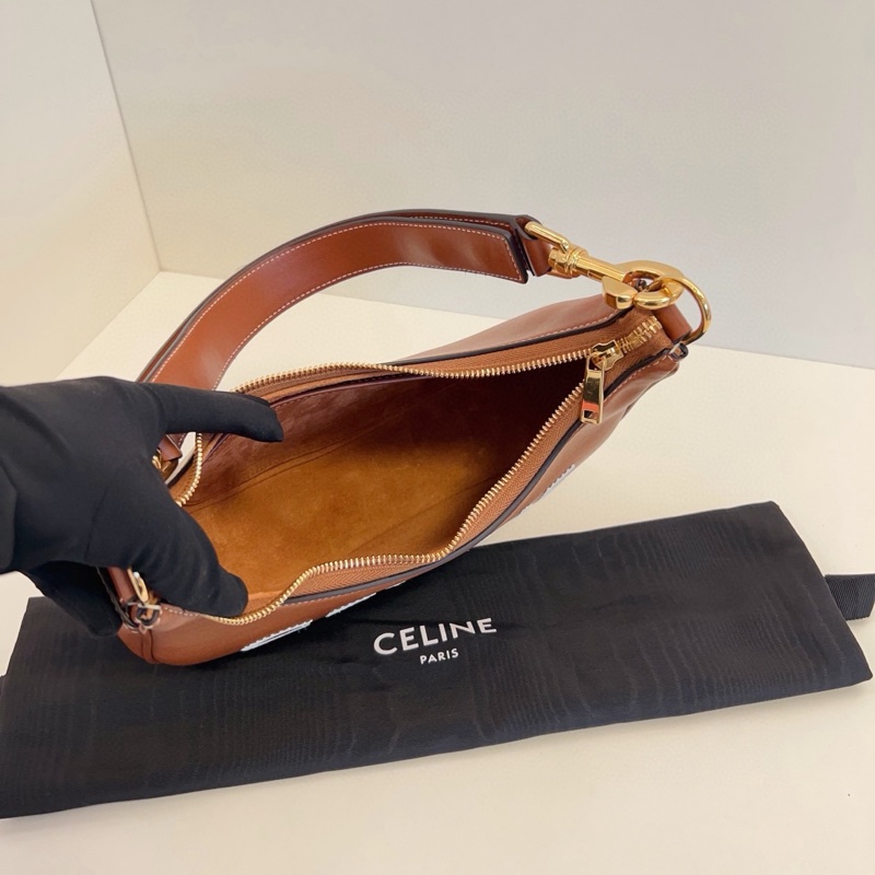Celine 焦糖色全皮新款Ava月牙包 尺寸約24*18*7 限量款蕾絲字母 肩帶可拆可調節長短-6