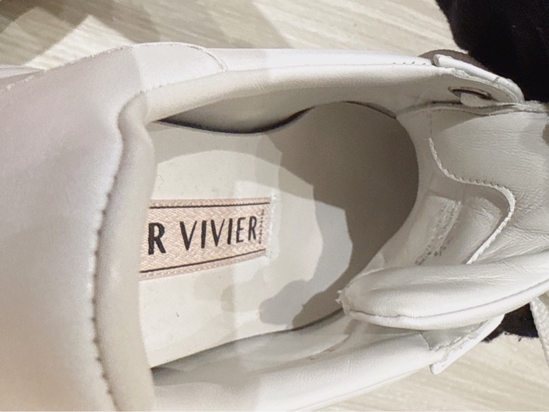 RV白色方釦休閒鞋 37.5號 何超蓮同款-12