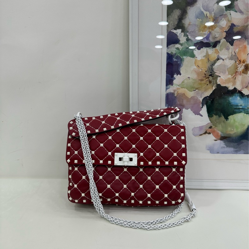VALENTINO/華倫天奴 Rockstud Spike 紅色白色磨砂扣 皮革鉚釘裝飾手袋鏈條包 尺寸：23*6.5*15cm-1