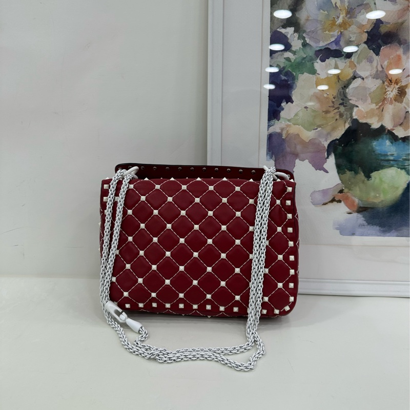 VALENTINO/華倫天奴 Rockstud Spike 紅色白色磨砂扣 皮革鉚釘裝飾手袋鏈條包 尺寸：23*6.5*15cm-2