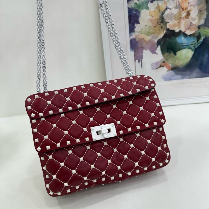 VALENTINO/華倫天奴 Rockstud Spike 紅色白色磨砂扣 皮革鉚釘裝飾手袋鏈條包 尺寸：23*6.5*15cm-5