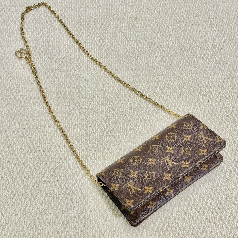 Louis Vuitton - Wallet On Chain Lily 斜背包-1