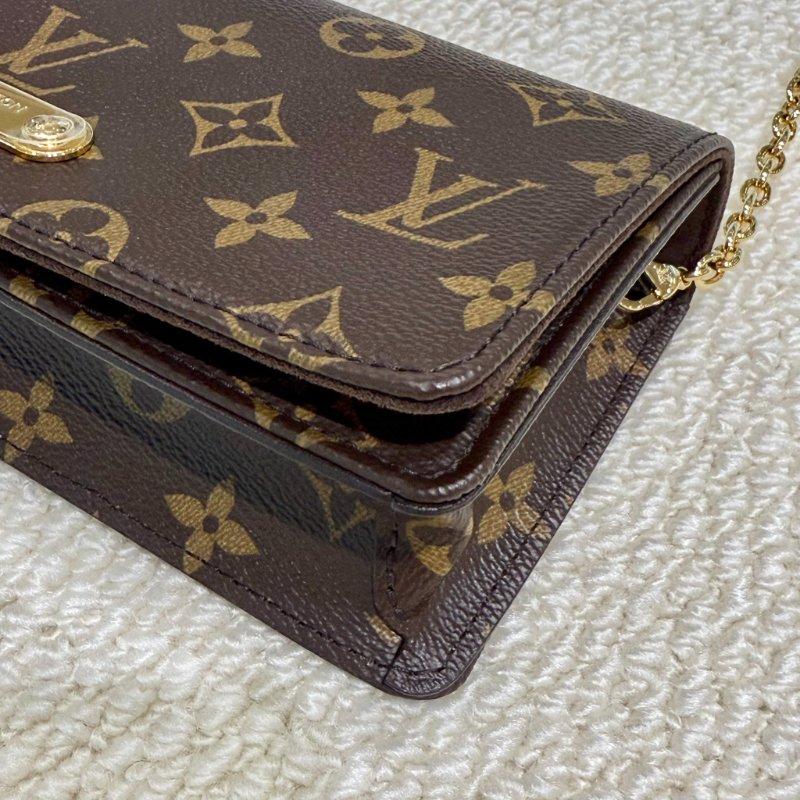 Louis Vuitton - Wallet On Chain Lily 斜背包-7