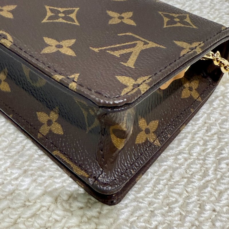 Louis Vuitton - Wallet On Chain Lily 斜背包-9