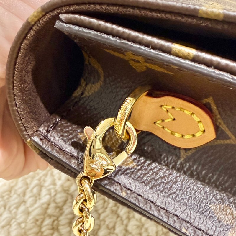 Louis Vuitton - Wallet On Chain Lily 斜背包-15